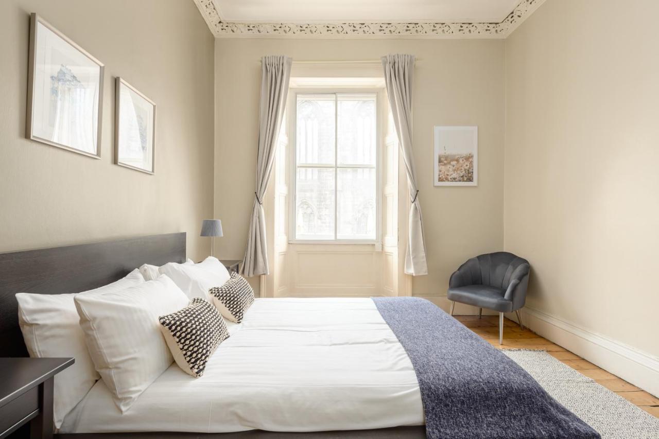 2 Bed Old Town Apartment - Next To Castle Edinburgh Exterior photo